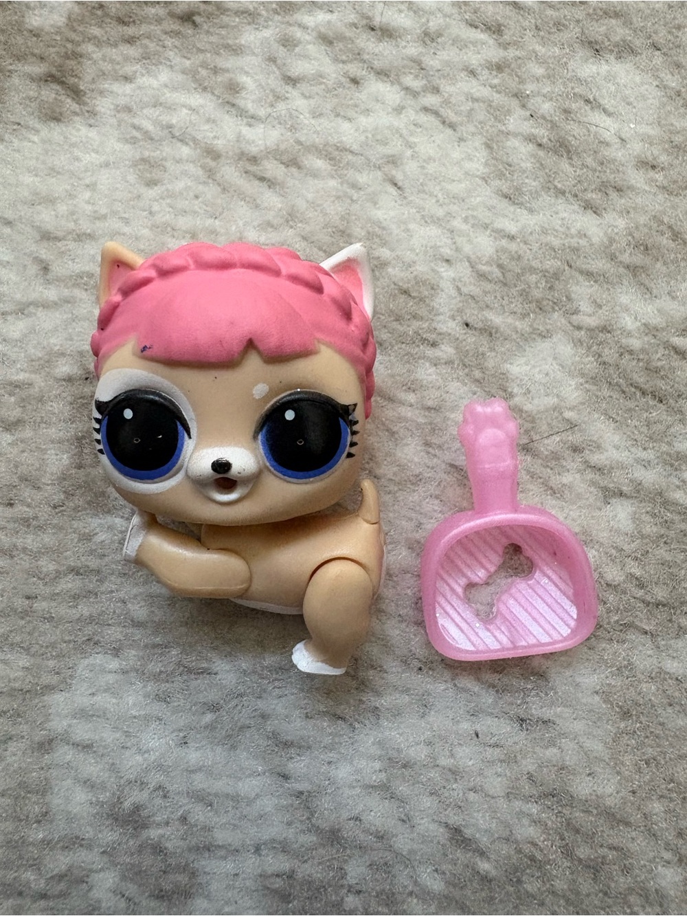 L.O.L. Surprise Pet Ice Barker with Pink Scooper